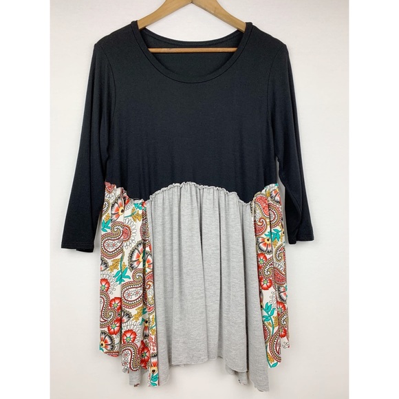 Boutique Brand Sol RHR Asymmetric Floral Blouse - Picture 2 of 13